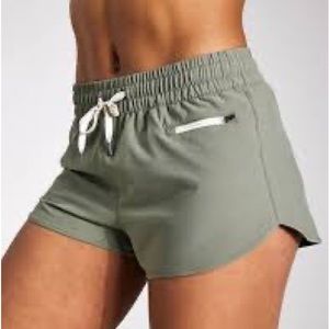 Vuori clementine shorts size small